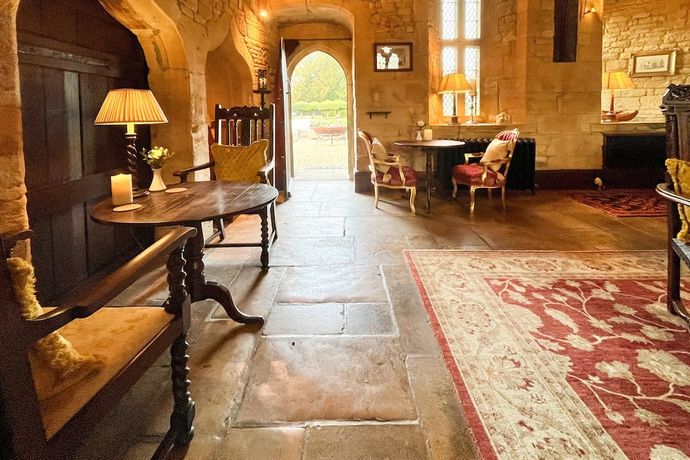 Abbots Grange Manor House - 19