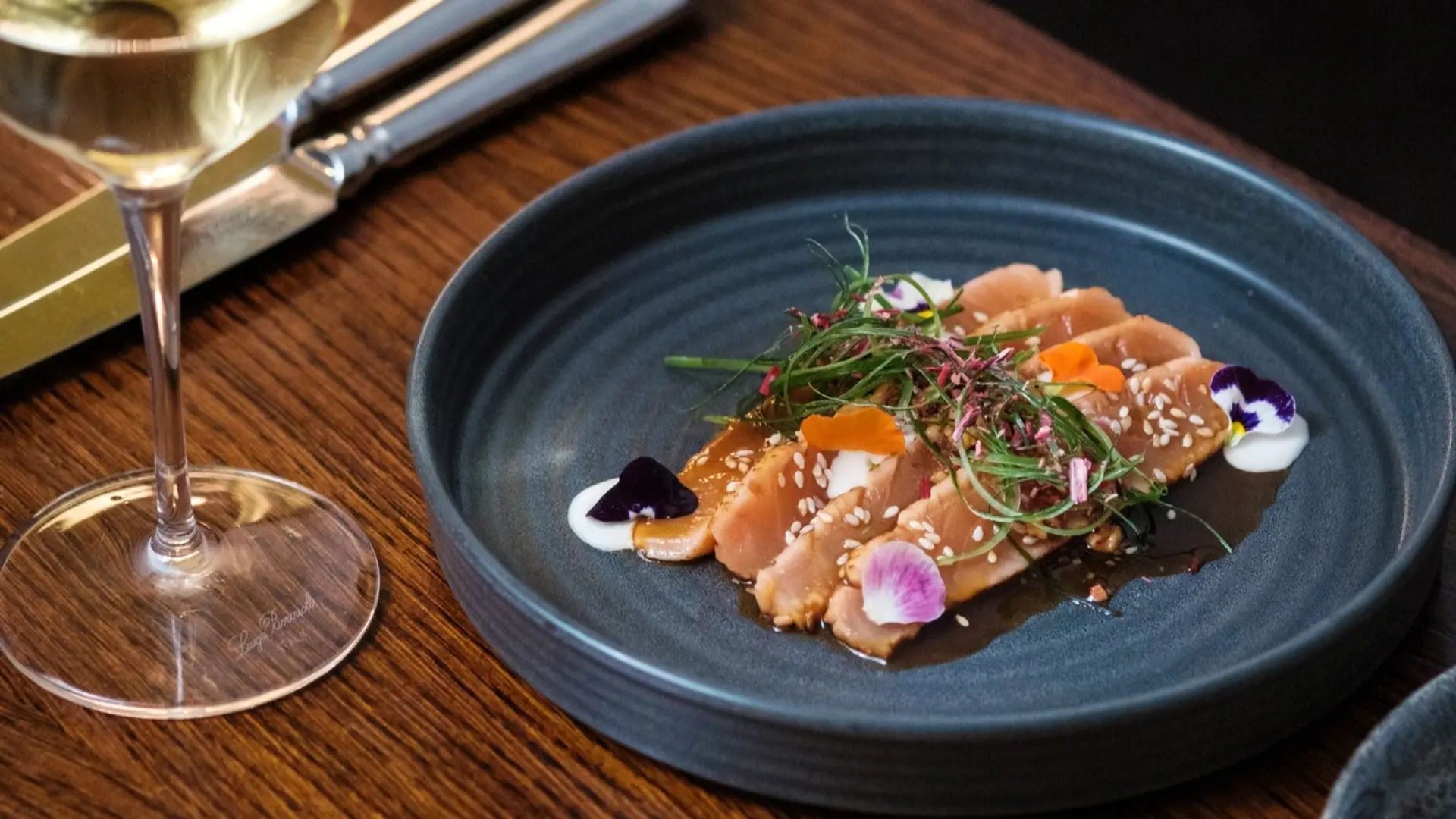 Hotel review Restaurants & Bars' - The Athenaeum Hotel & Residences - 4