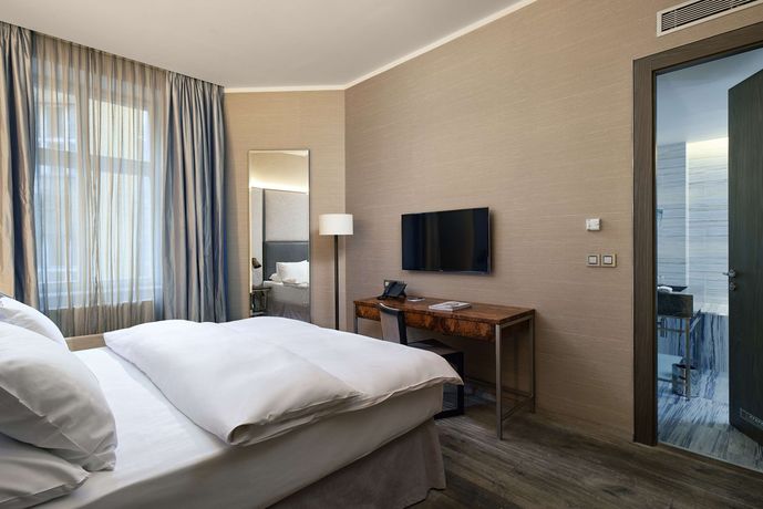 Verified hotel review - The Emblem Hotel - 36