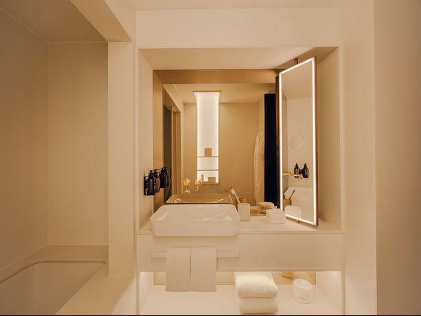 Verified hotel review - Nobu Hotel London Shoreditch - 15