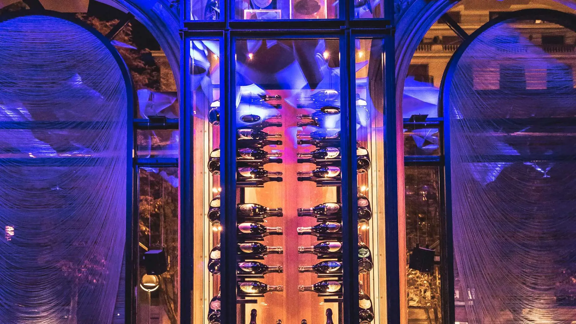 Hotel review Restaurants & Bars' - Hôtel Plaza Athénée Paris - 8