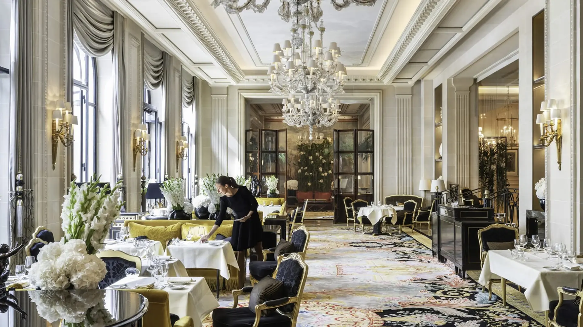 Hotel review Restaurants & Bars' - Four Seasons Hotel George V Paris - 0