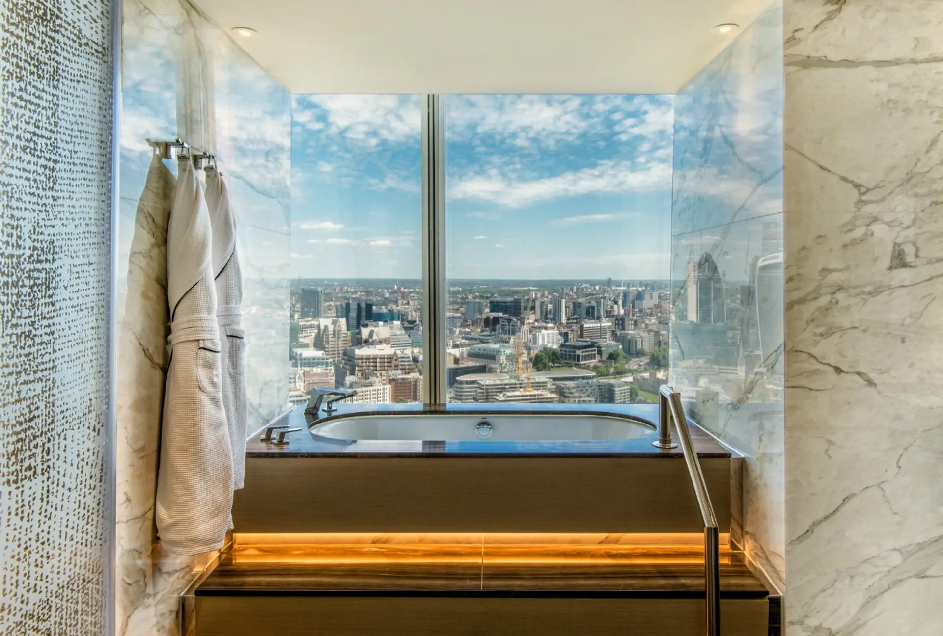 Hotel review Accommodation' - Shangri-La Hotel at The Shard, London - 4