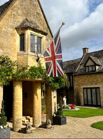 Abbots Grange Manor House - 29