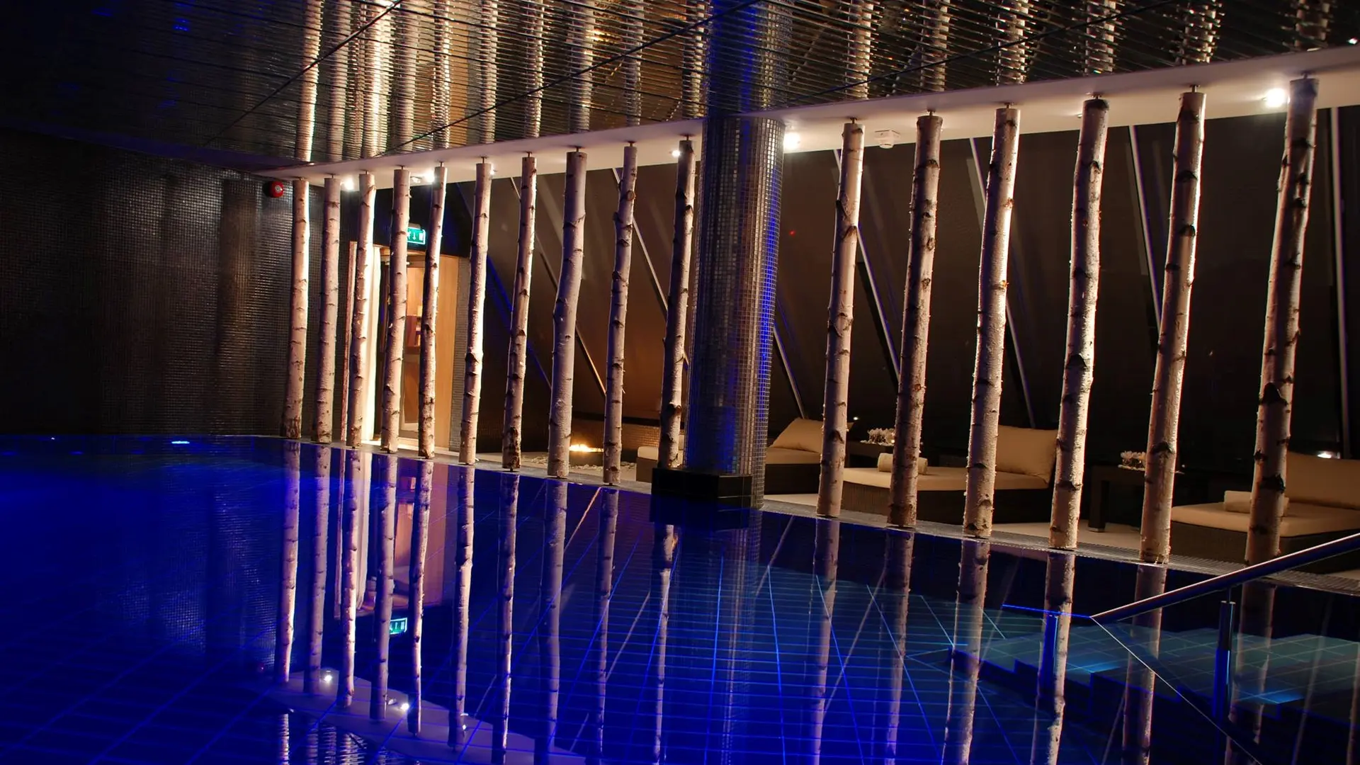 Hotel review Service & Facilities' - Grand Hotel - 1