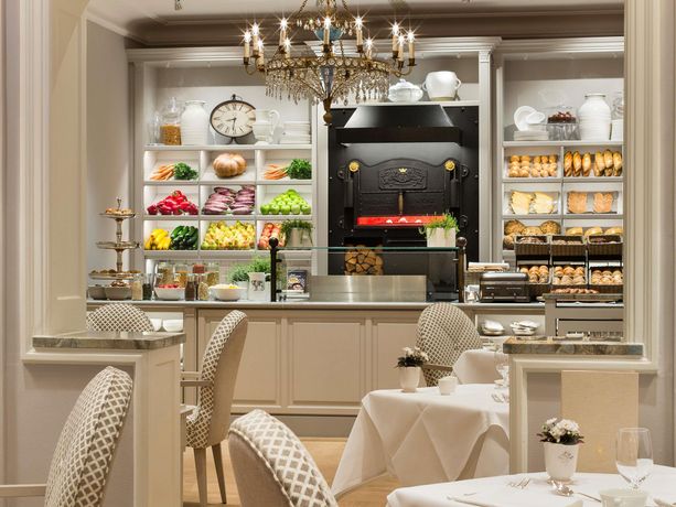 Fairmont Hotel Vier Jahreszeiten - 21