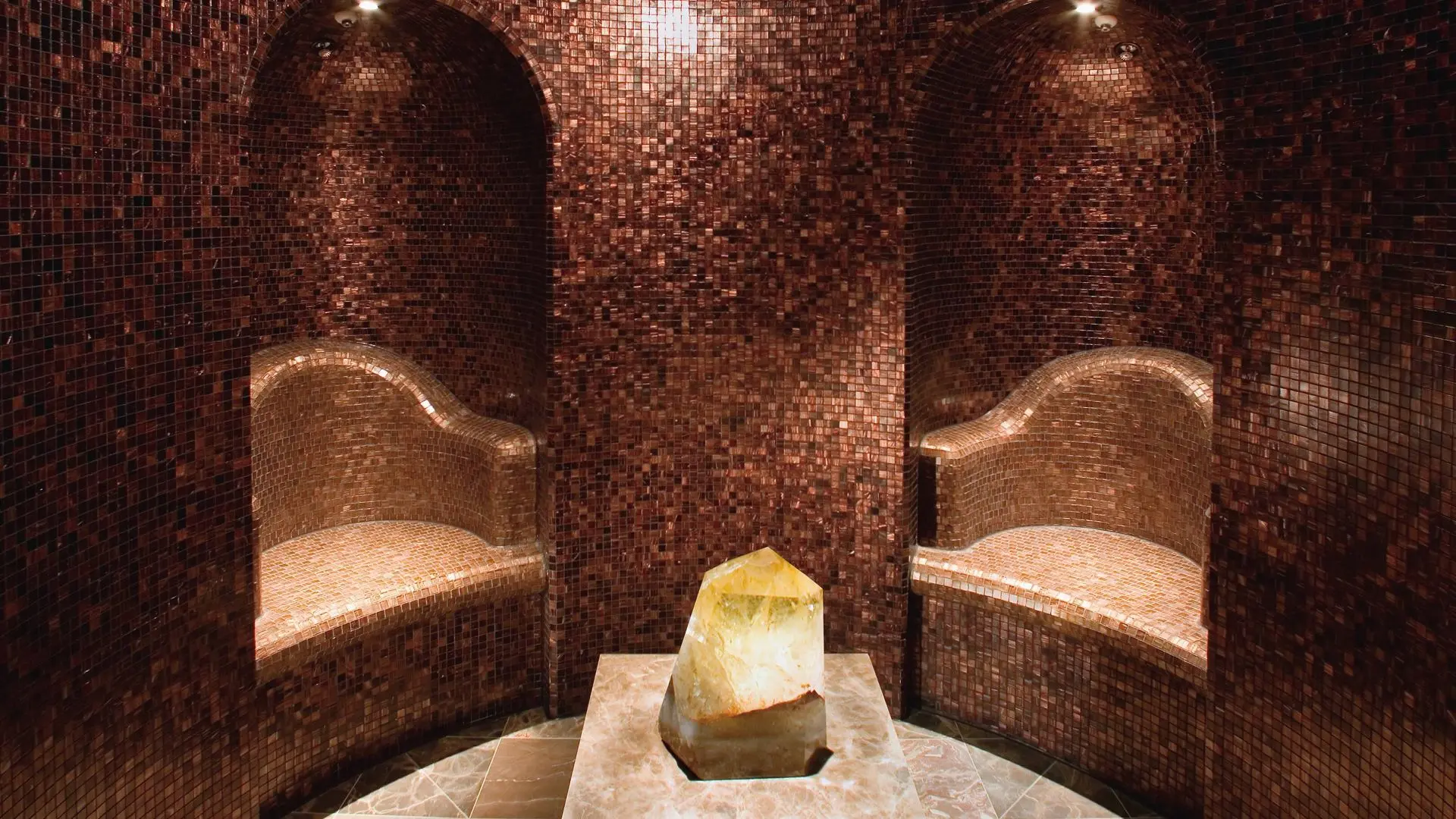 Hotel review Service & Facilities' - The Landmark Mandarin Oriental Hong Kong - 4