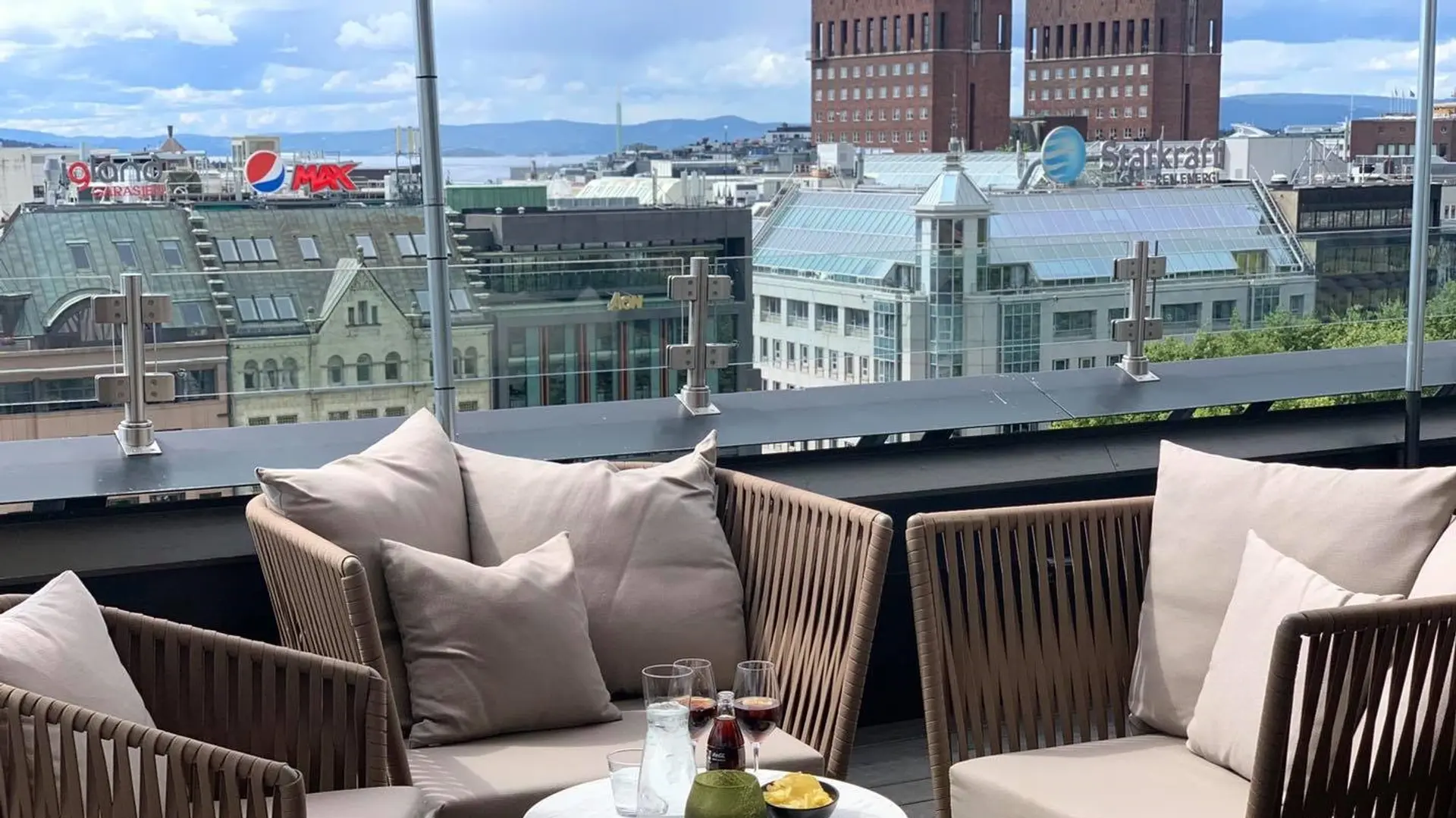 Hotel review Location' - Grand Hotel - 2