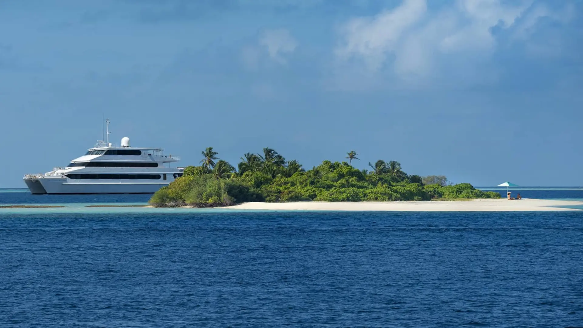 Hotel review Location' - Four Seasons Resort Maldives at Kuda Huraa - 0