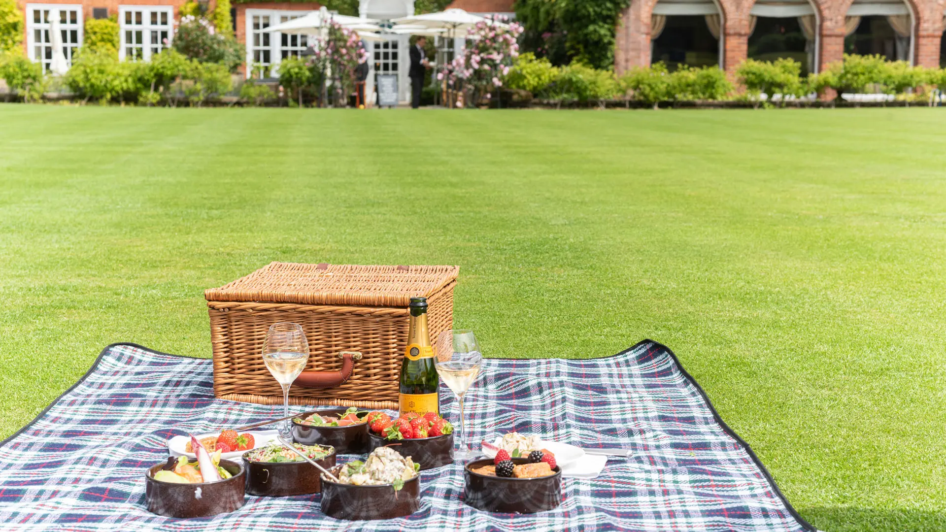 Hotel review Service & Facilities' - Chewton Glen Hotel - 9