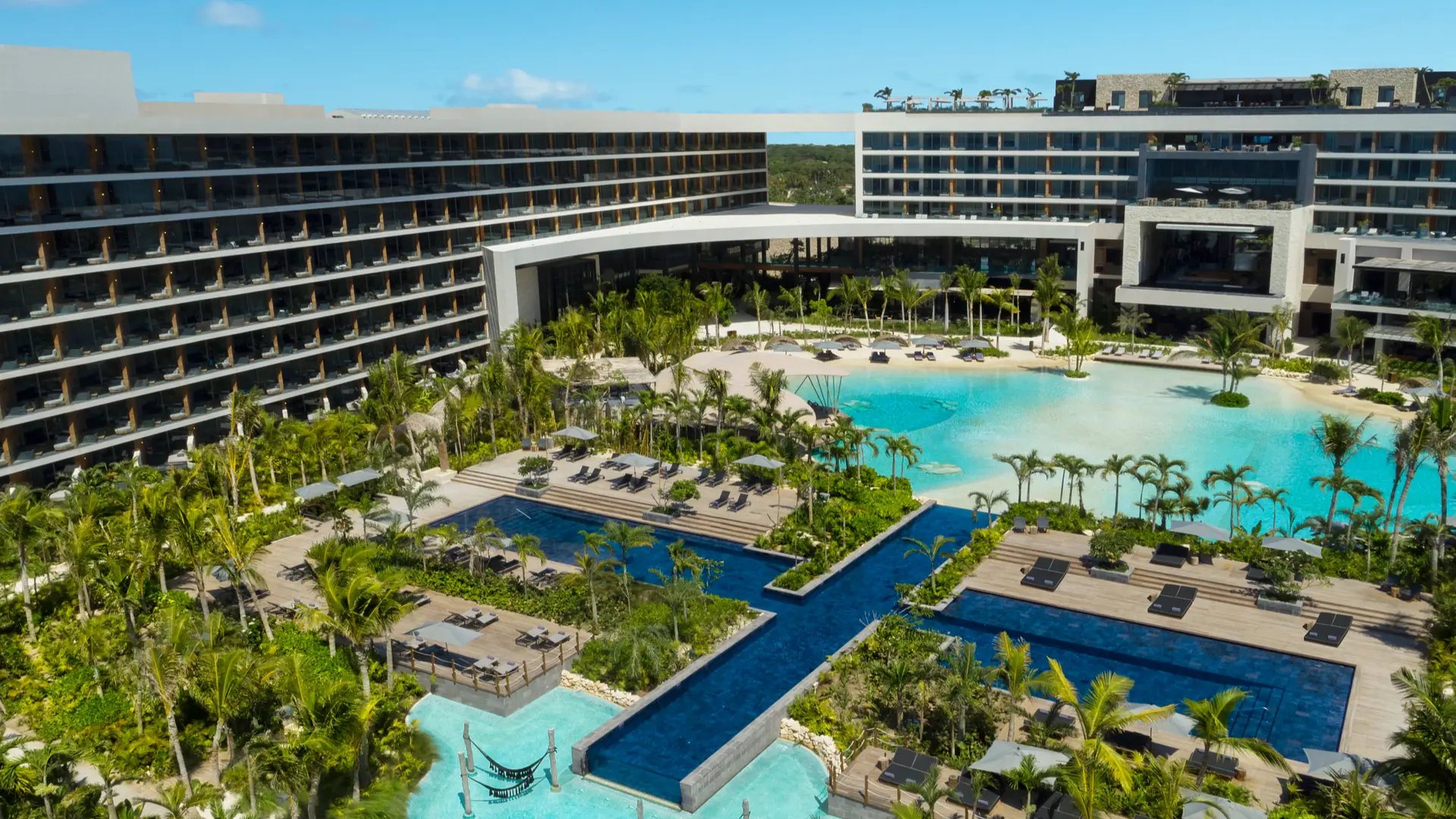 Hotel review Location' - Secrets Moxché Playa del Carmen - 2