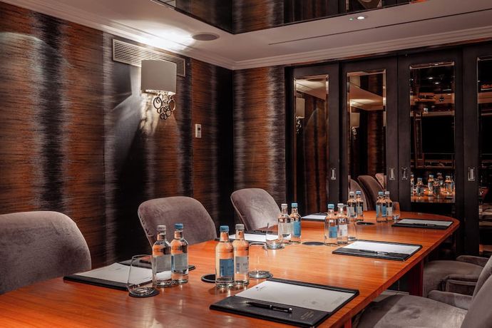 Verified hotel review - St James Hotel and Club Mayfair - 8