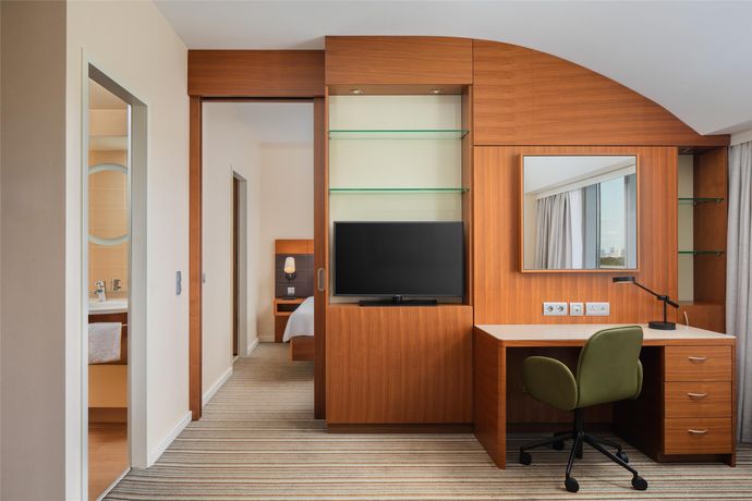 Verified hotel review - Hilton Frankfurt Airport - 18