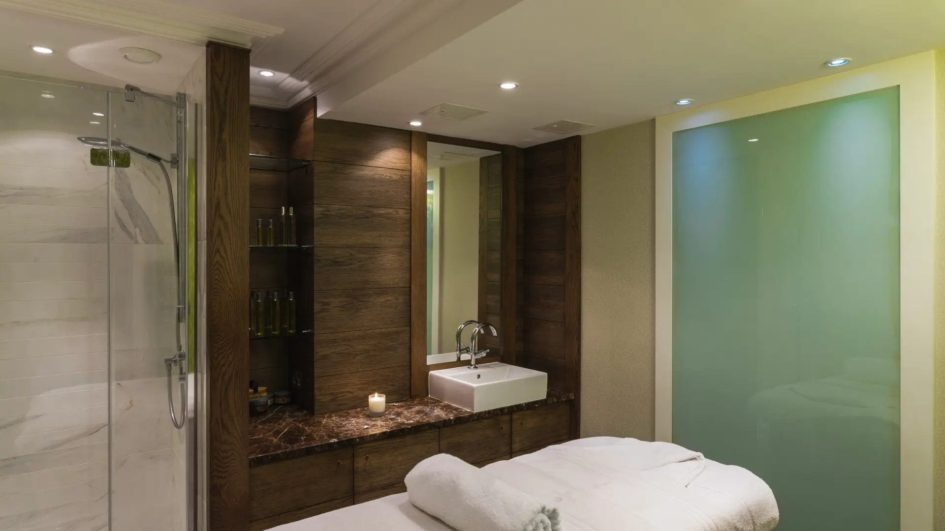 Hotel review Service & Facilities' - The Merrion Hotel - 3