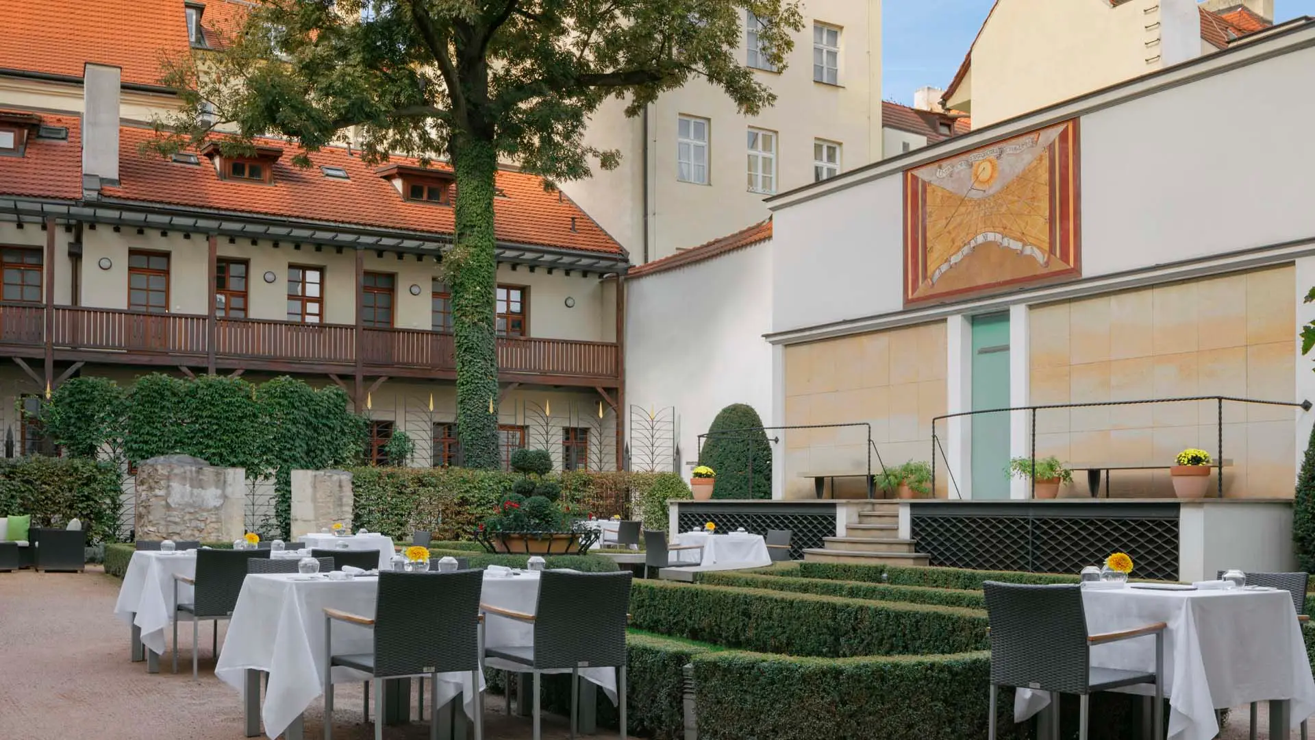 Hotel review Restaurants & Bars' - Augustine, a Luxury Collection Hotel, Prague - 5
