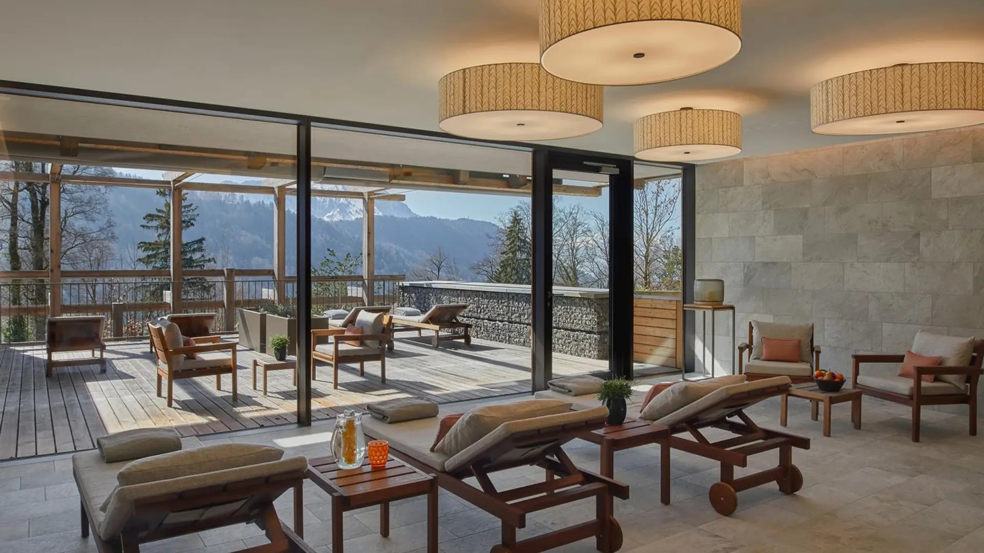 Hotel review Service & Facilities' - Bürgenstock Hotels & Resort - 13