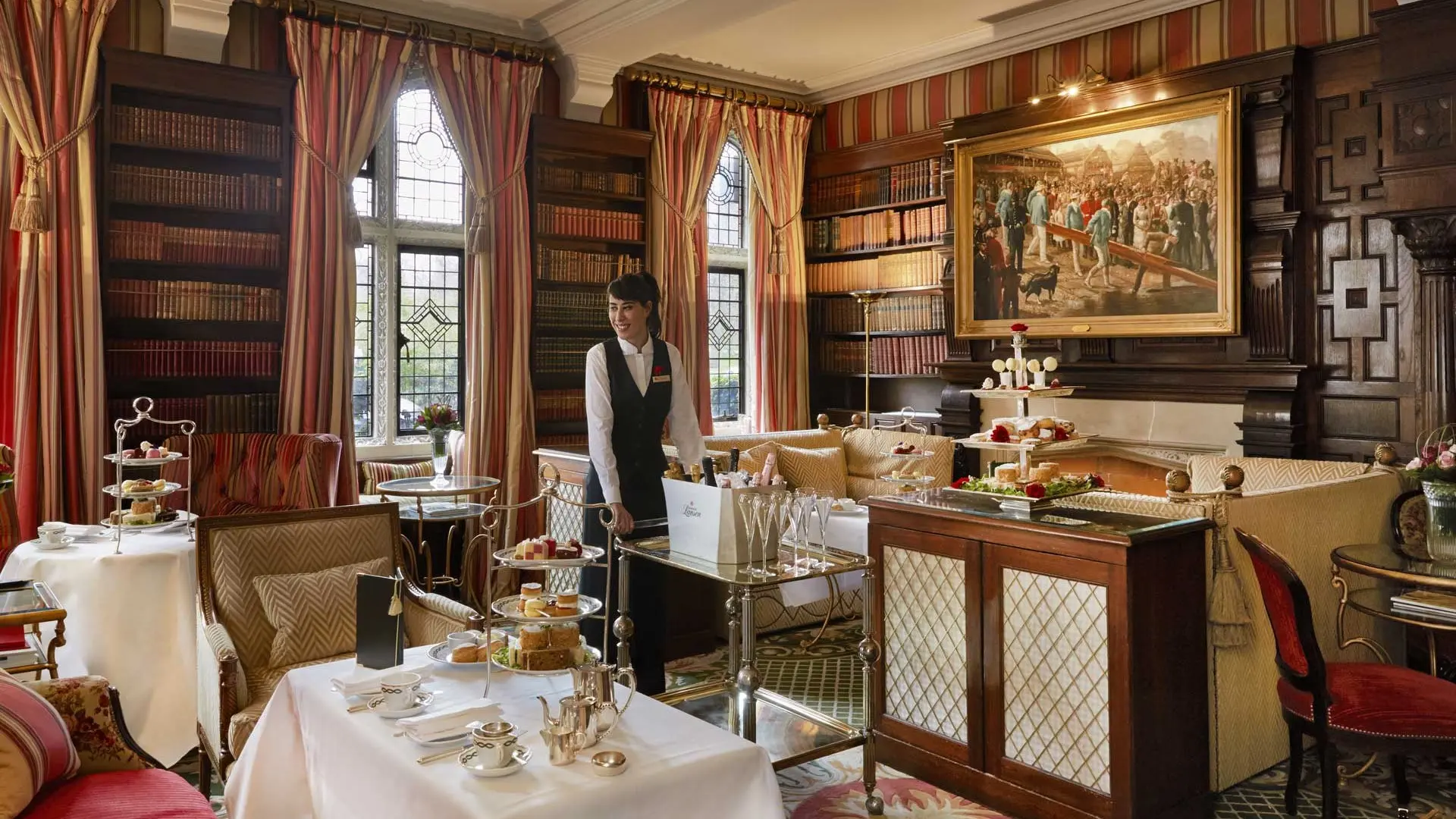 Hotel review Restaurants & Bars' - The Milestone Hotel & Residences - 1